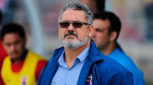 صورة توضيحية لمقال : تصريحات ميكالى مدرب المنتخب الأوليمبى لقناة الحياة عن رغبته فى الجلوس حسام حسن